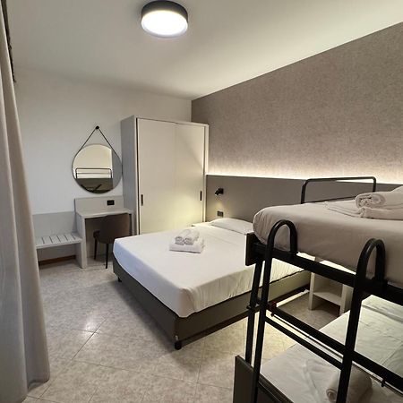 Residence Le Spiagge Римини Экстерьер фото