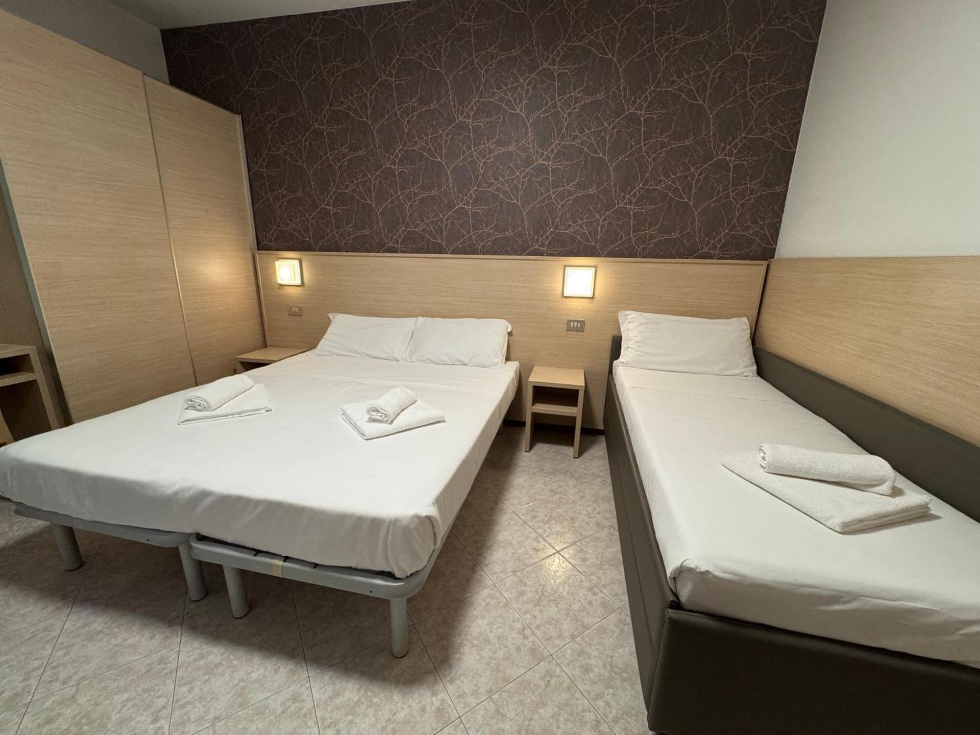 Residence Le Spiagge Римини Экстерьер фото