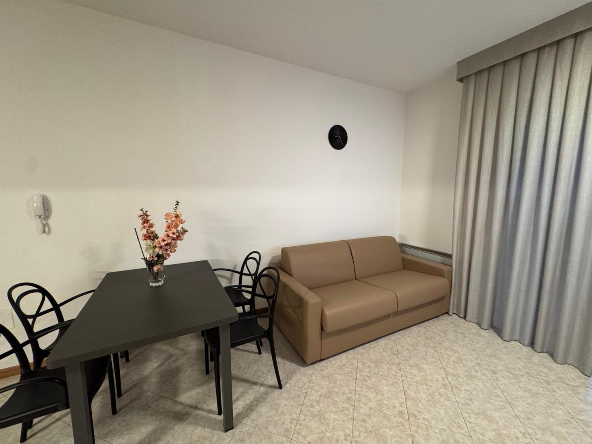 Residence Le Spiagge Римини Экстерьер фото