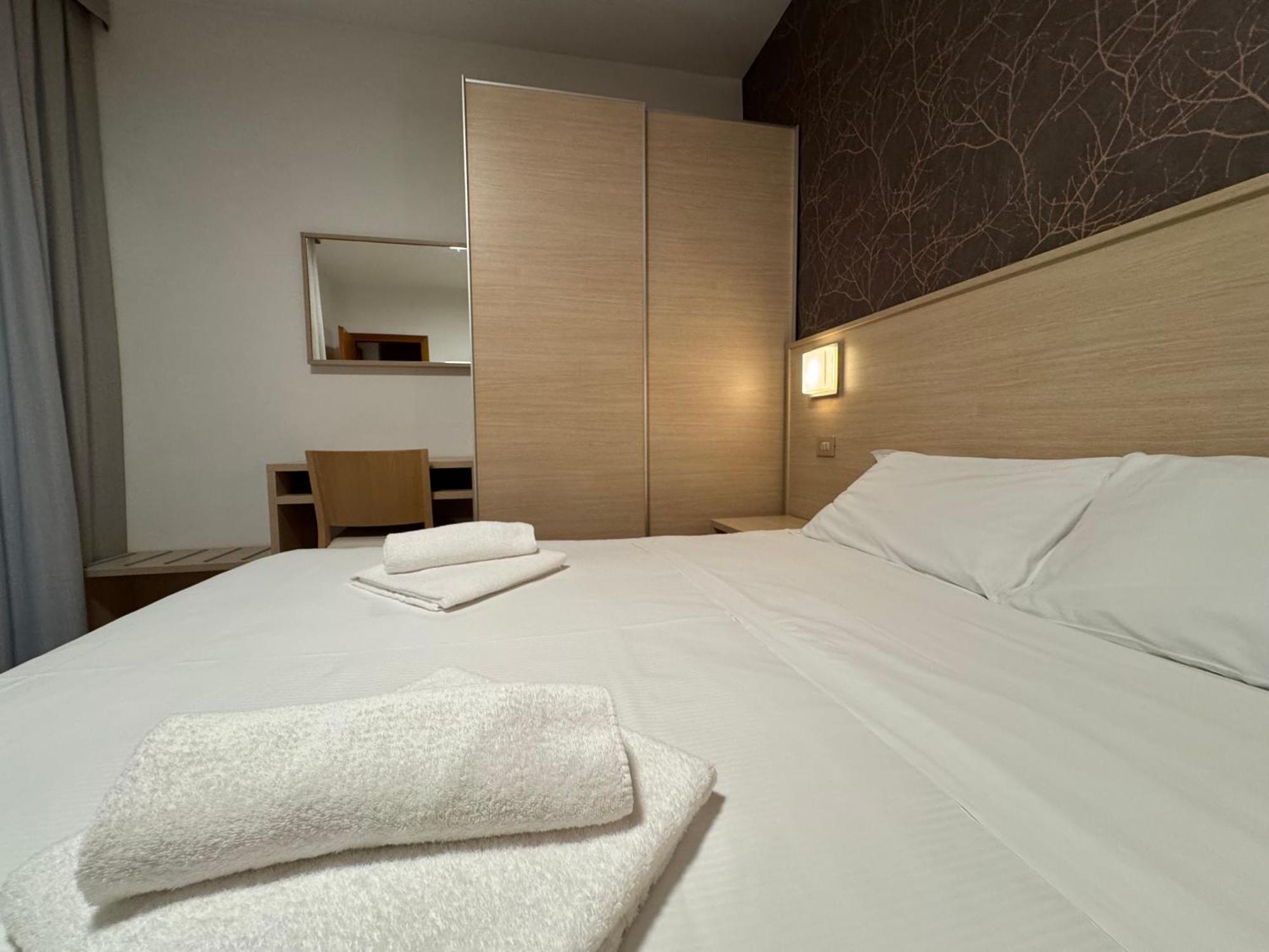 Residence Le Spiagge Римини Экстерьер фото